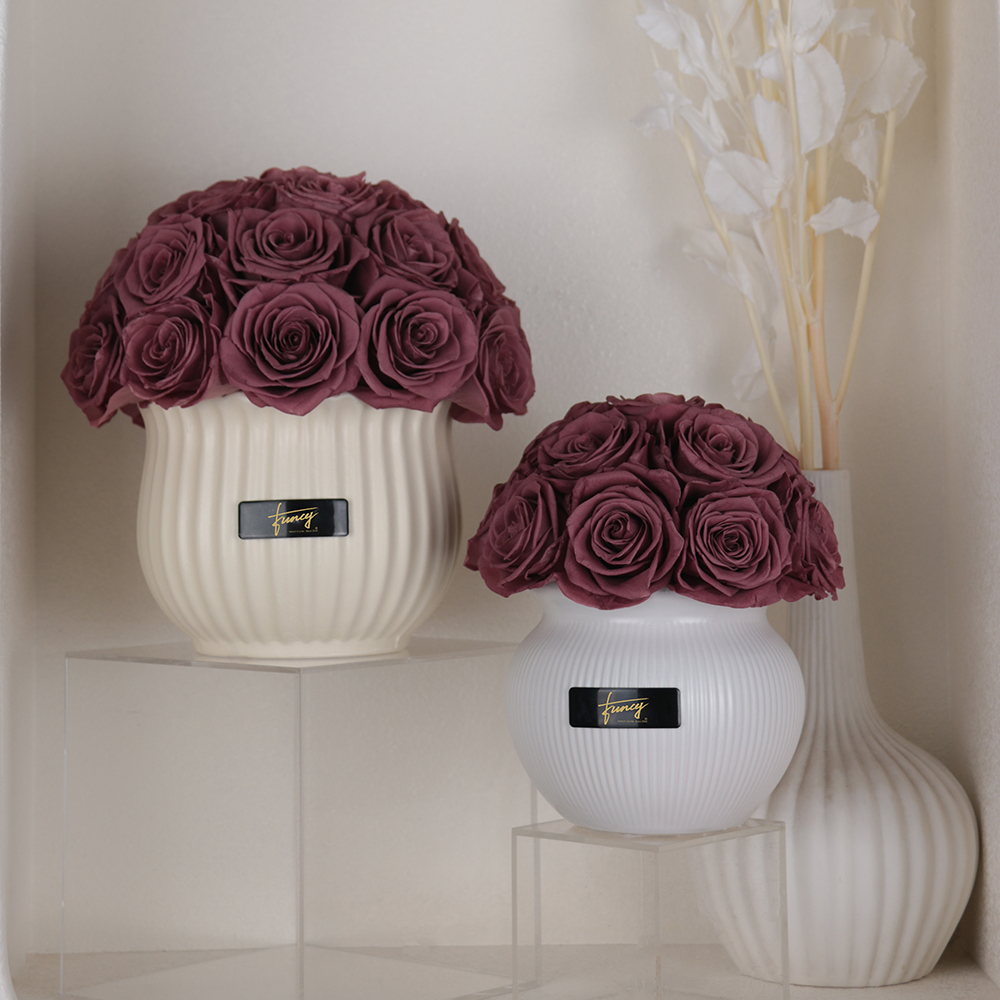 roses in vase-25roses (1)